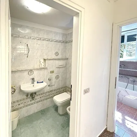 Casa Dei Fiordalisi * Rapallo